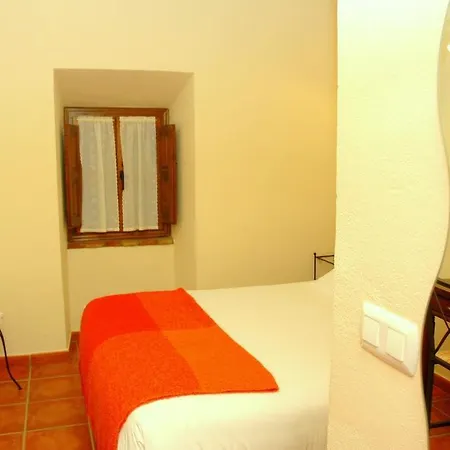 La Casa Grande De Alpandeire