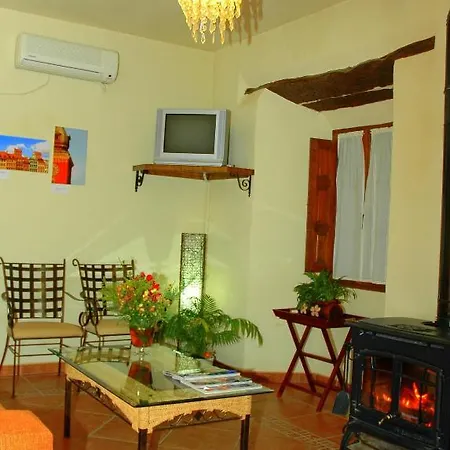 La Casa Grande De Alpandeire